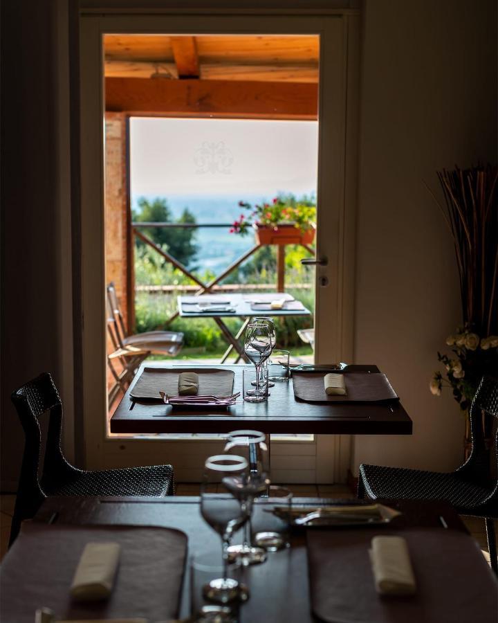 Albergo Ristorante Il Terziere トレビ エクステリア 写真